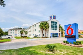 Motel 6 Biloxi Beach
