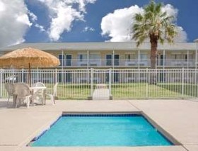 Super 8 by Wyndham Biloxi