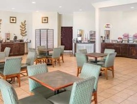 Super 8 by Wyndham Biloxi