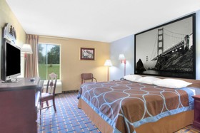 Super 8 by Wyndham Booneville