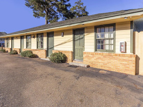 Hotel Brookhaven MS Hwy 51 North by OYO Rooms