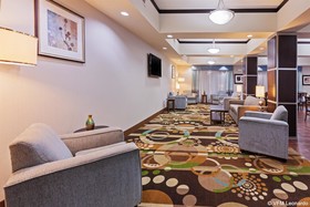 Holiday Inn Express & Suites Cleveland