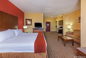 Holiday Inn Express & Suites Cleveland