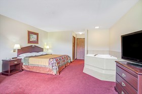 Super 8 by Wyndham Clinton