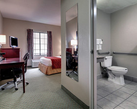 Columbia Inn & Suites