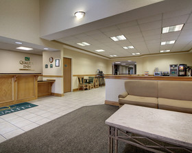 Columbia Inn & Suites