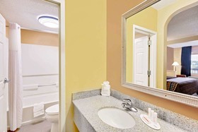 Days Inn by Wyndham Columbus