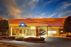 Days Inn by Wyndham Columbus