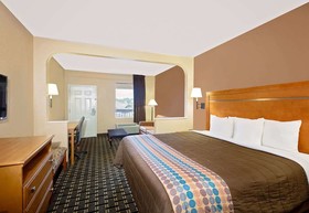 Days Inn by Wyndham Columbus