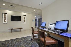 Holiday Inn Express & Suites COLUMBUS NORTH