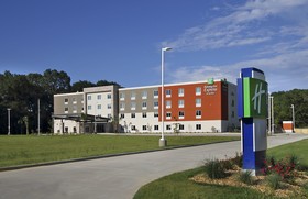 Holiday Inn Express & Suites COLUMBUS NORTH