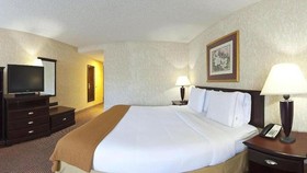 Holiday Inn Express & Suites Corinth