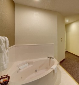 Regency Inn & Suites