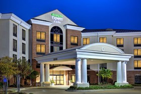 Holiday Inn Express & Suites Jackson - Flowood