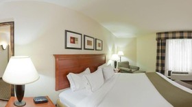 Holiday Inn Express & Suites Jackson - Flowood