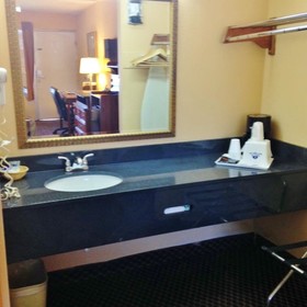 Americas Best Value Inn-Forest