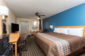 Days Inn by Wyndham Forest