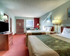 Econo Lodge Inn & Suites