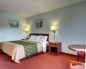 Econo Lodge Inn & Suites