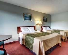 Econo Lodge Inn & Suites