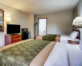 Econo Lodge Inn & Suites