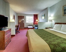 Econo Lodge Inn & Suites
