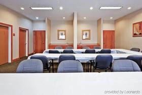 Holiday Inn Express & Suites Forest