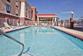 Holiday Inn Express & Suites Forest