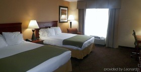 Holiday Inn Express & Suites Forest