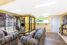 Days Inn by Wyndham Fulton