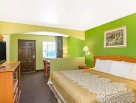 Days Inn by Wyndham Fulton