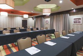 Holiday Inn Express Hotel & Suites Fulton
