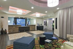Holiday Inn Express Hotel & Suites Fulton
