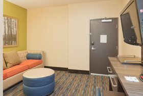 Holiday Inn Express Hotel & Suites Fulton