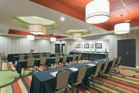 Holiday Inn Express Hotel & Suites Fulton