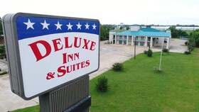 Deluxe Inn & Suites Greenwood