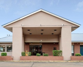 Motel 6 Greenwood, MS