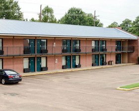 Motel 6 Greenwood, MS