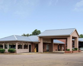 Motel 6 Greenwood, MS