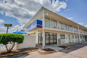 Motel 6 Hattiesburg, MS