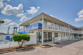 Motel 6 Hattiesburg, MS