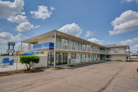 Motel 6 Hattiesburg, MS