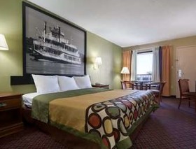 Super 8 by Wyndham Hattiesburg North