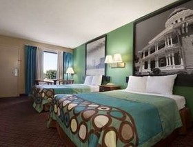 Super 8 by Wyndham Hattiesburg North