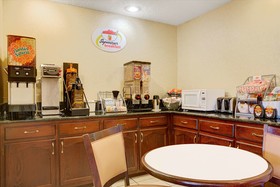Super 8 by Wyndham Hernando