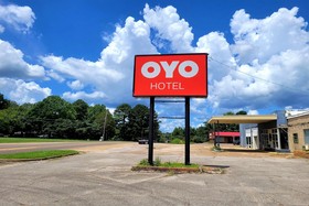 Hotel Holly Springs MS by OYO Rooms
