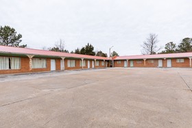 Hotel Holly Springs MS by OYO Rooms