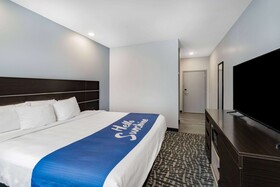 Days Inn & Suites by Wyndham Horn Lake/Memphis Graceland