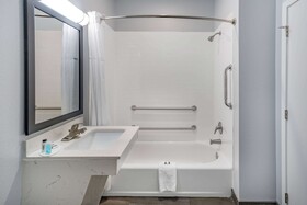 Days Inn & Suites by Wyndham Horn Lake/Memphis Graceland