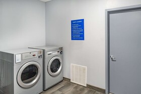 Days Inn & Suites by Wyndham Horn Lake/Memphis Graceland